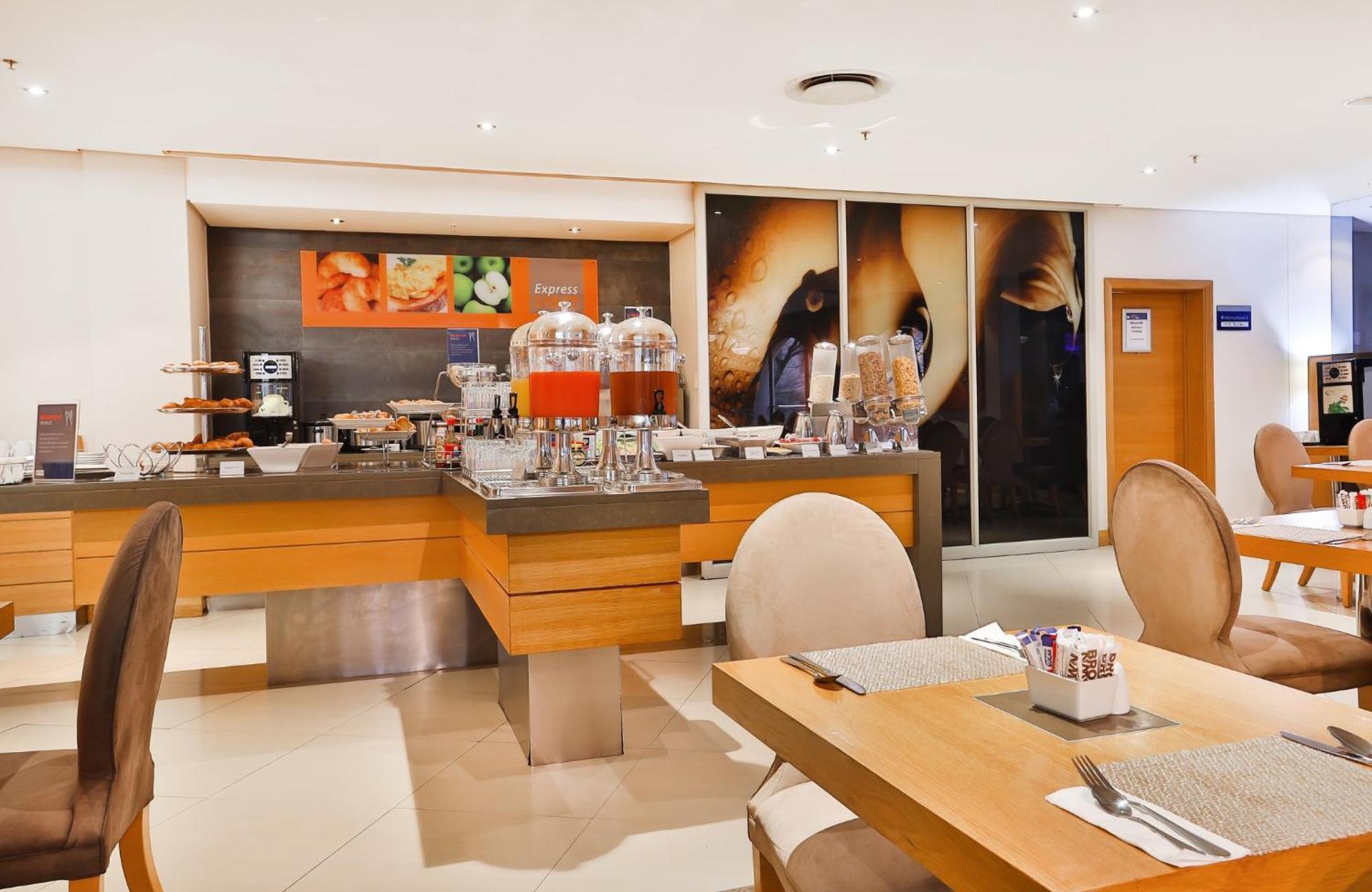 Holiday Inn Express Cape Town City Centre By Ihg Екстериор снимка